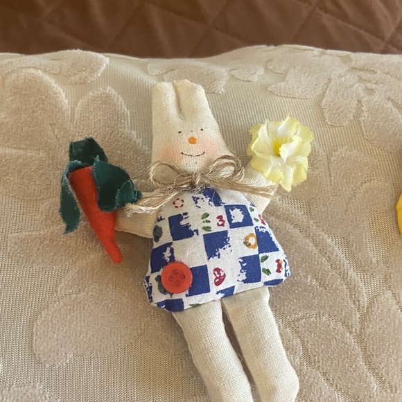 Whimsical Fabric and resin Pin Trio - Picture 6 of 7